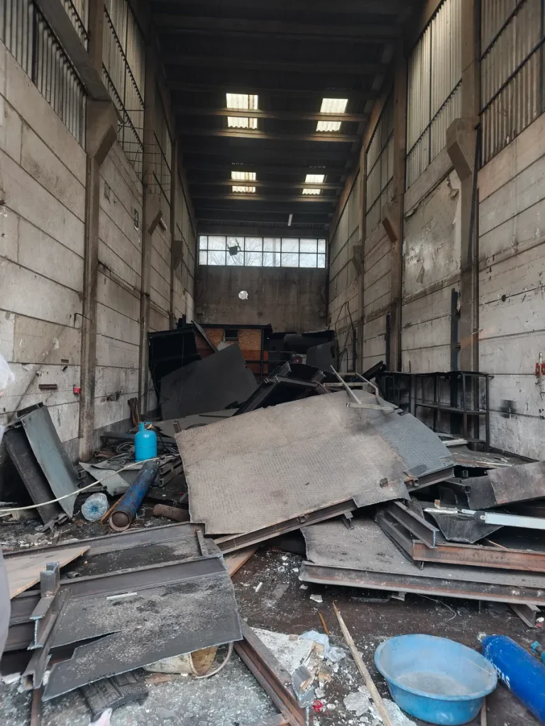 Fabrika içinden hurda tahliyesi